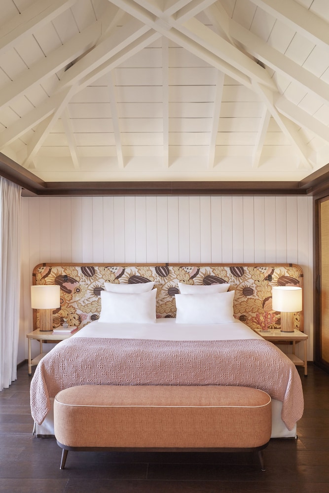 Pool, Deluxe, Suite, King Bed, Sea View