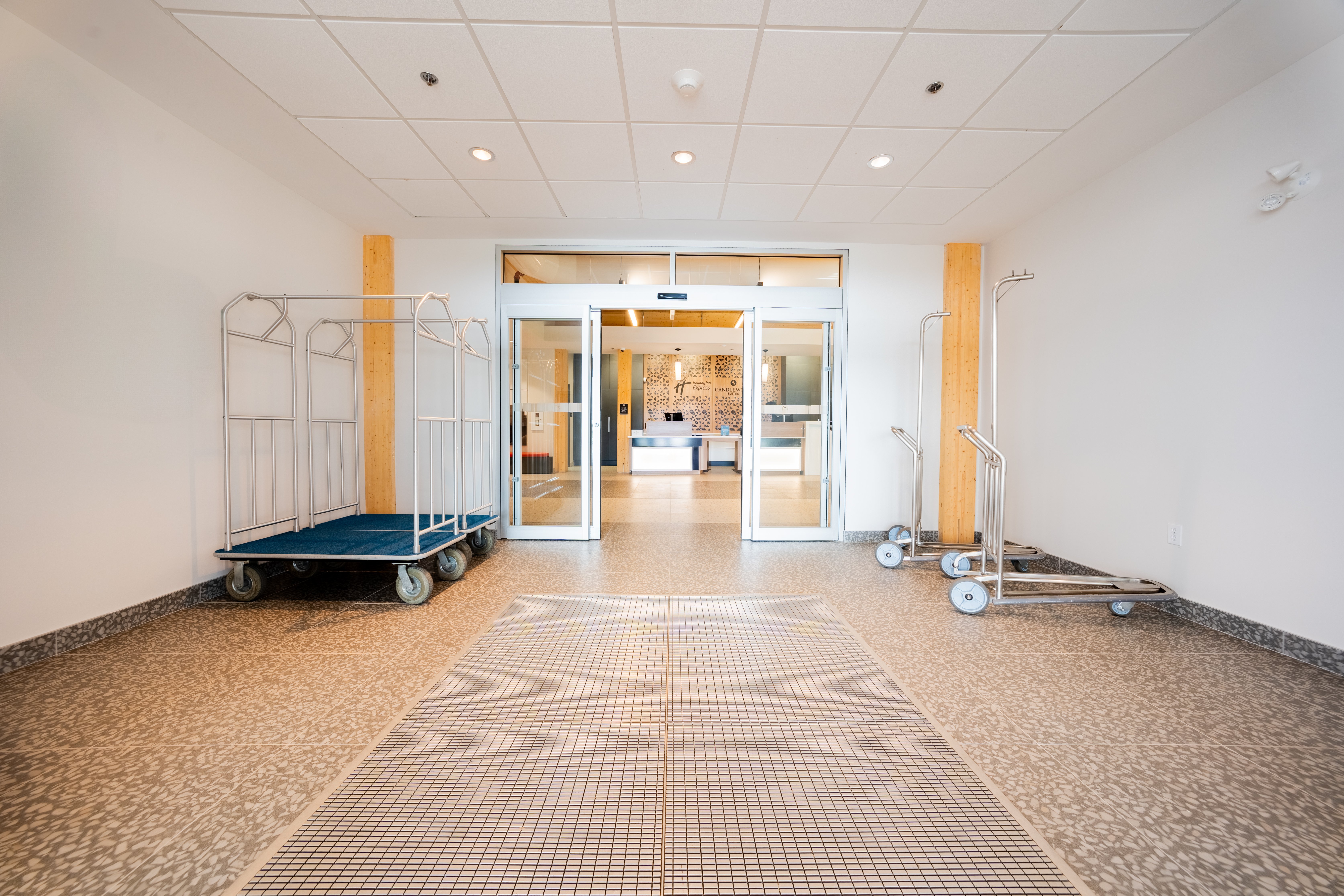 Holiday Inn Express Suites Trois Rivieres Ouest 35/72