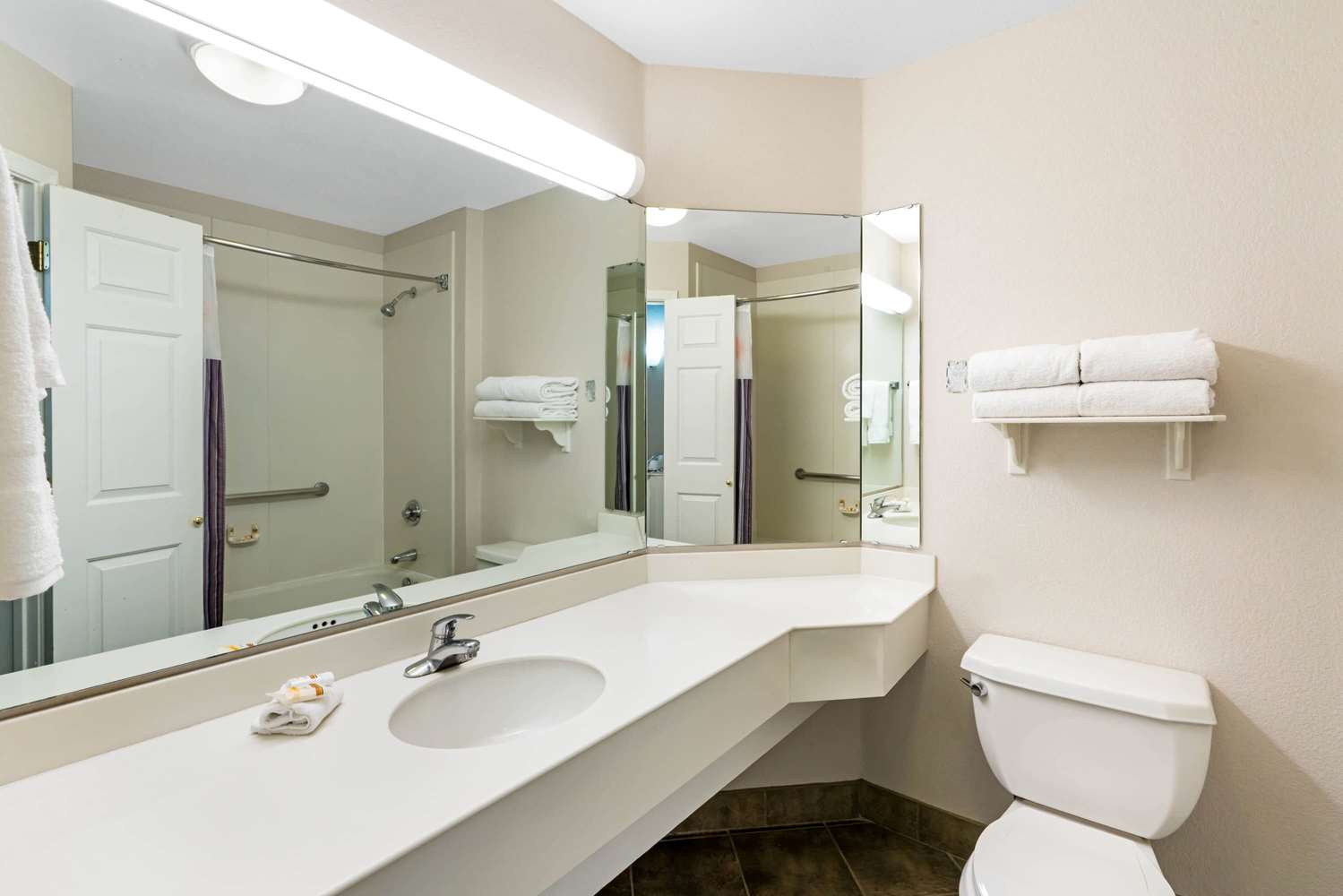 La Quinta Inn Suites By Wyndham Mesa Superstition Springs 52/52