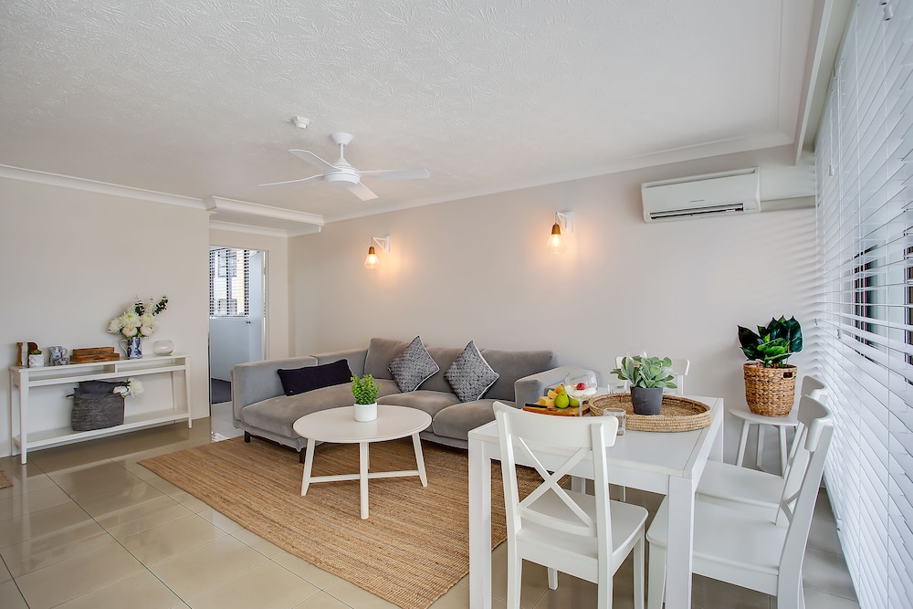 Pacific Resort Broadbeach 56/77