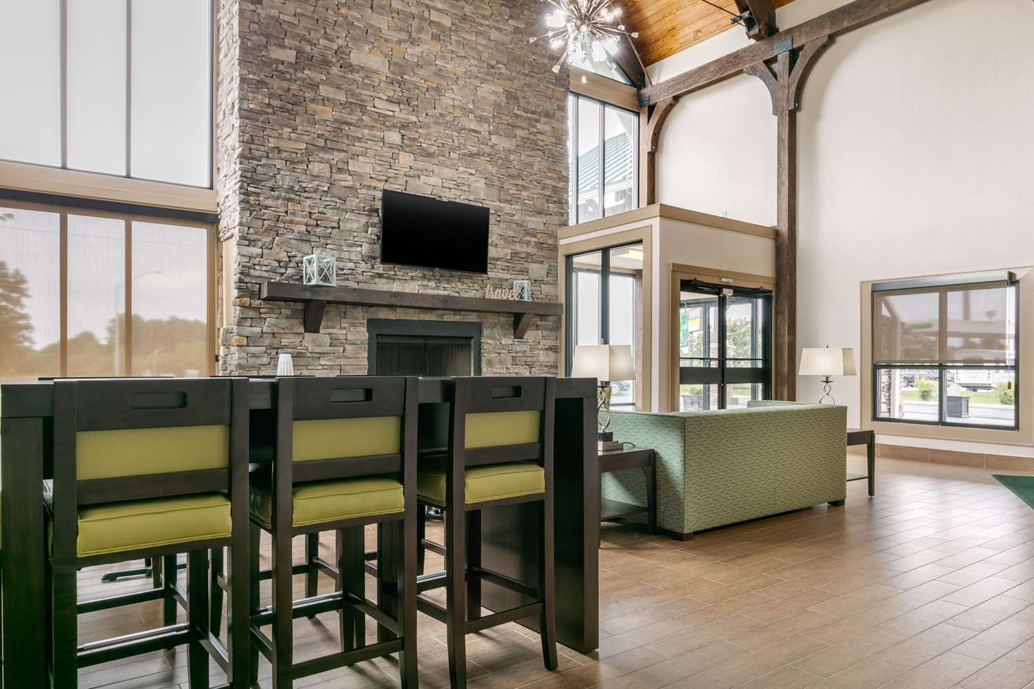 Quality Inn Monteagle, TN 24/40