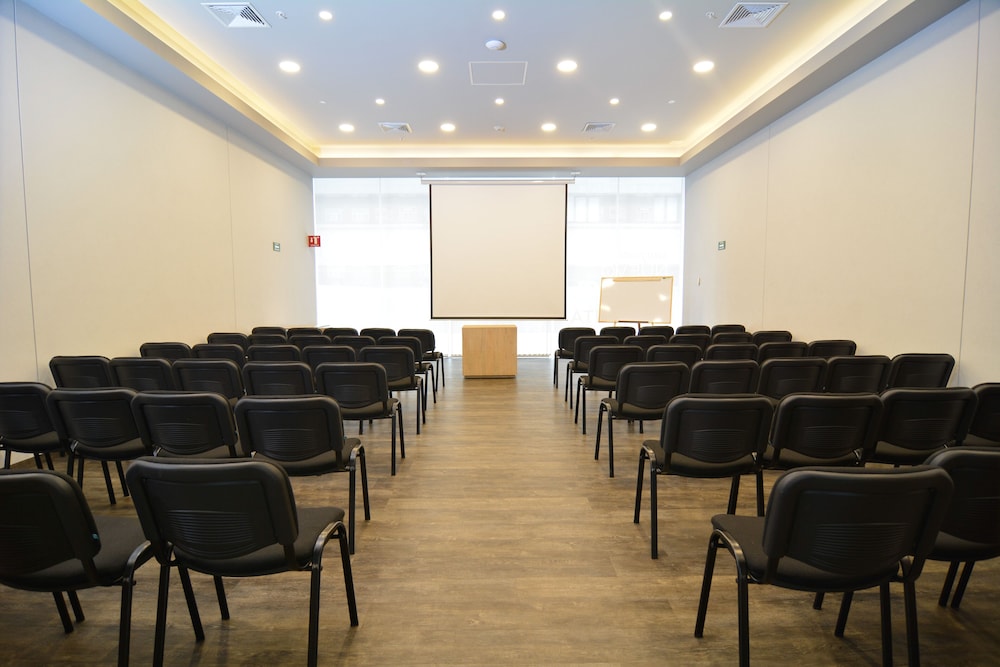 City Express Plus by Marriott Medellin Colombia 34/42