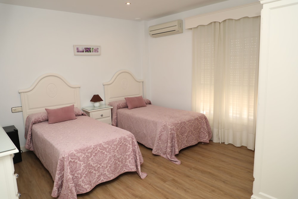 Hostal La Janda 25/66