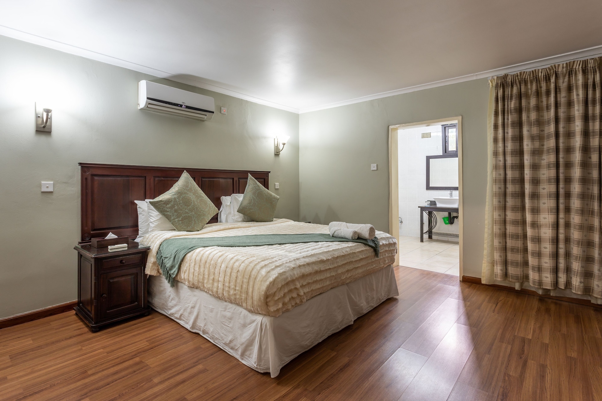 2 BEDROOMS, APARTMENT