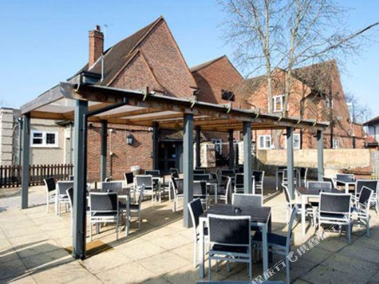 Premier Inn London Twickenham East 19/22
