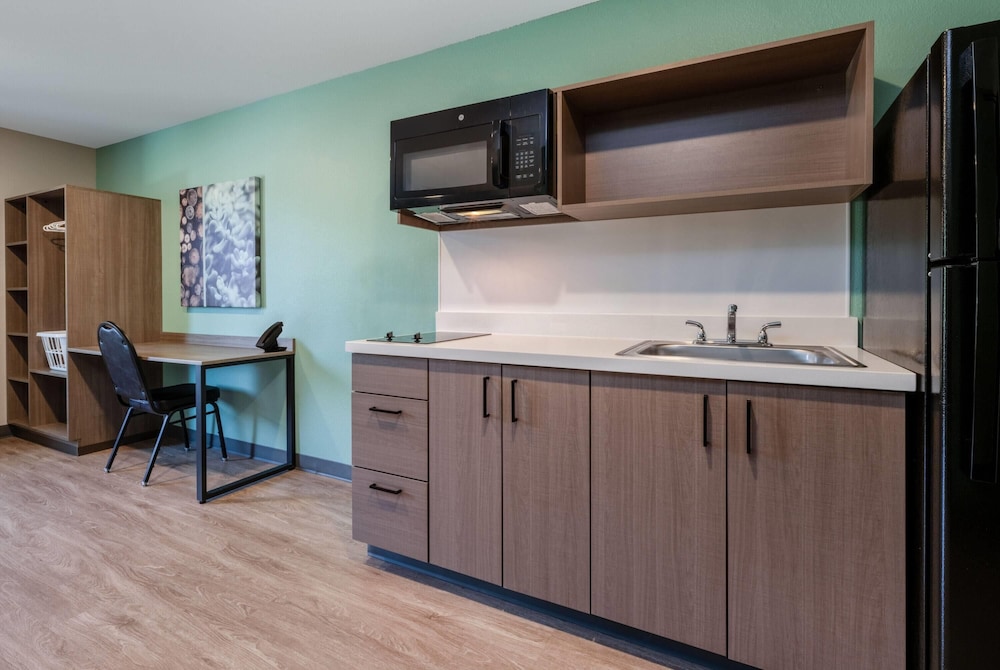 ECHO Suites Extended Stay by Wyndham Austin Round Rock 10/46