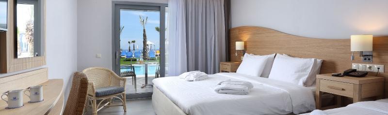 Suite, Sea Front