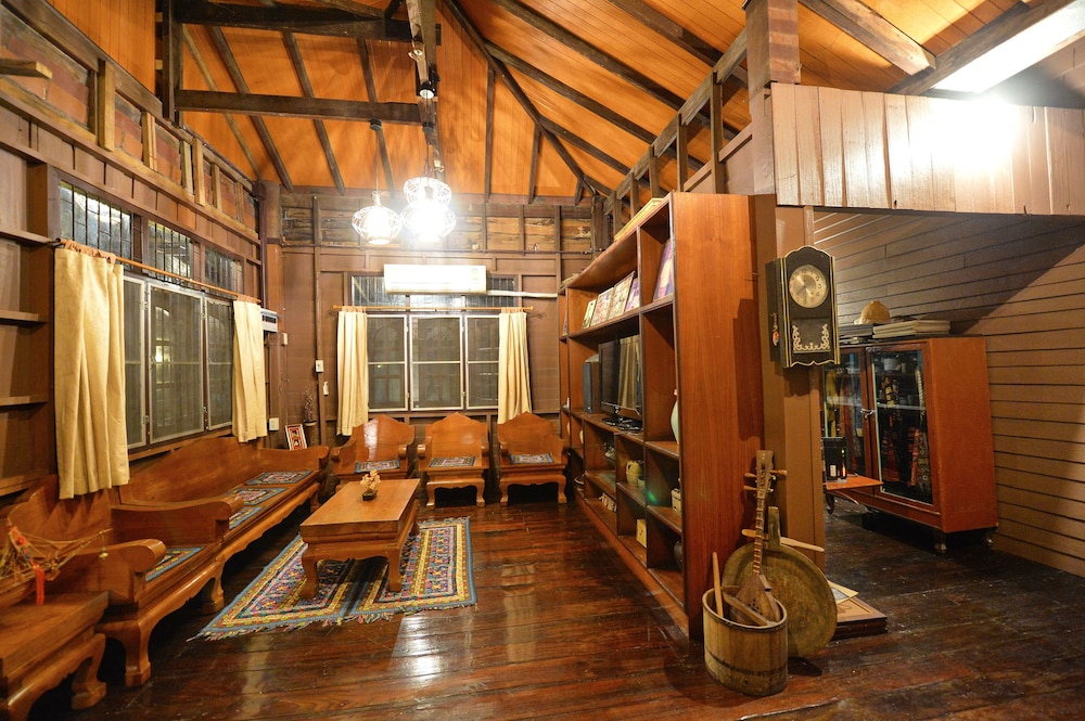 Huan Kawin Hostel Photography Gallery 38/50