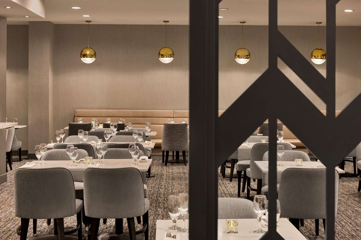 DoubleTree by Hilton Pointe Claire Montreal Airport West 13/13