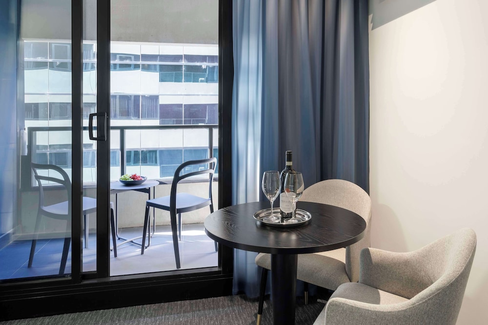 Oaks Melbourne St Kilda Road Hotel 46/64