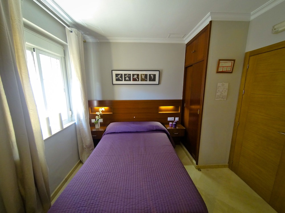 Hostal La Muralla 26/48