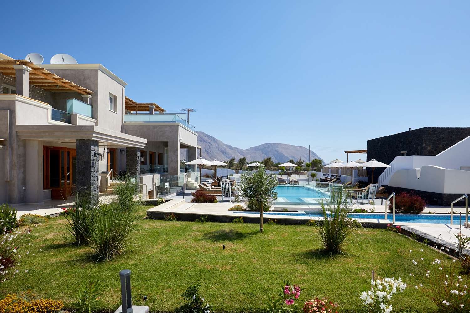 Sea Breeze Santorini Beach Resort, Curio by Hilton 39/50