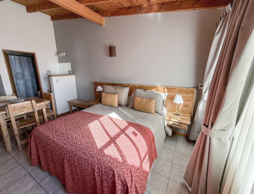STANDARD, DOUBLE BED, LAGOON VIEW, KITCHEN