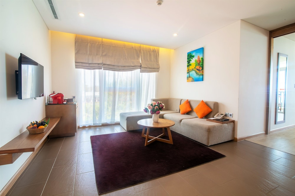 Sandy Beach Non Nuoc Resort Danang 50/75