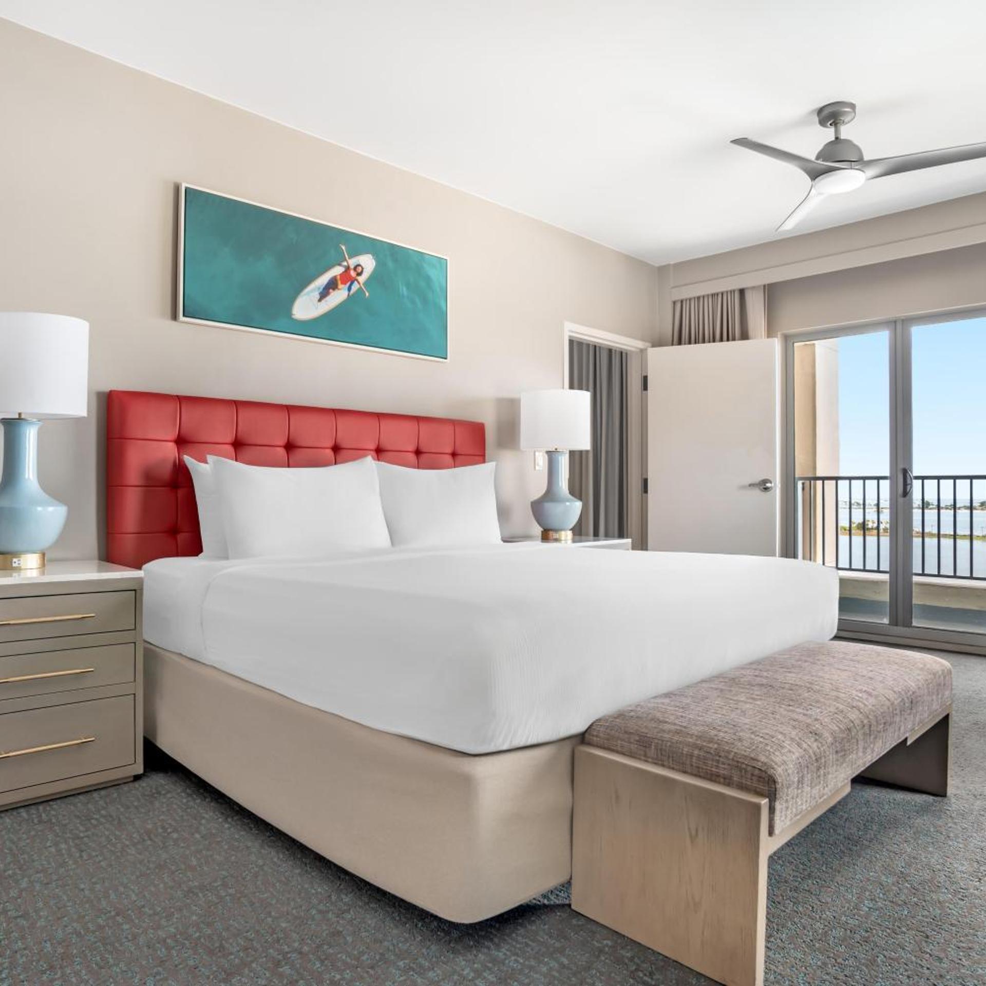 2 Bedrooms, Suite, 1 King and 2 Queen Beds, Golf Course View