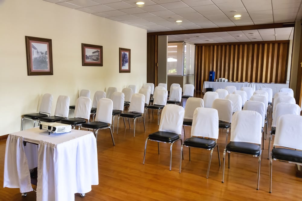 Hotel Plaza Uruapan 58/67