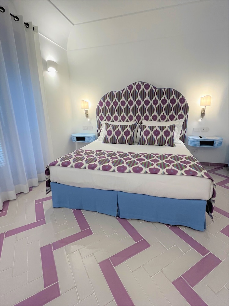 Executive, Queen Bed, Sea View, Terrace