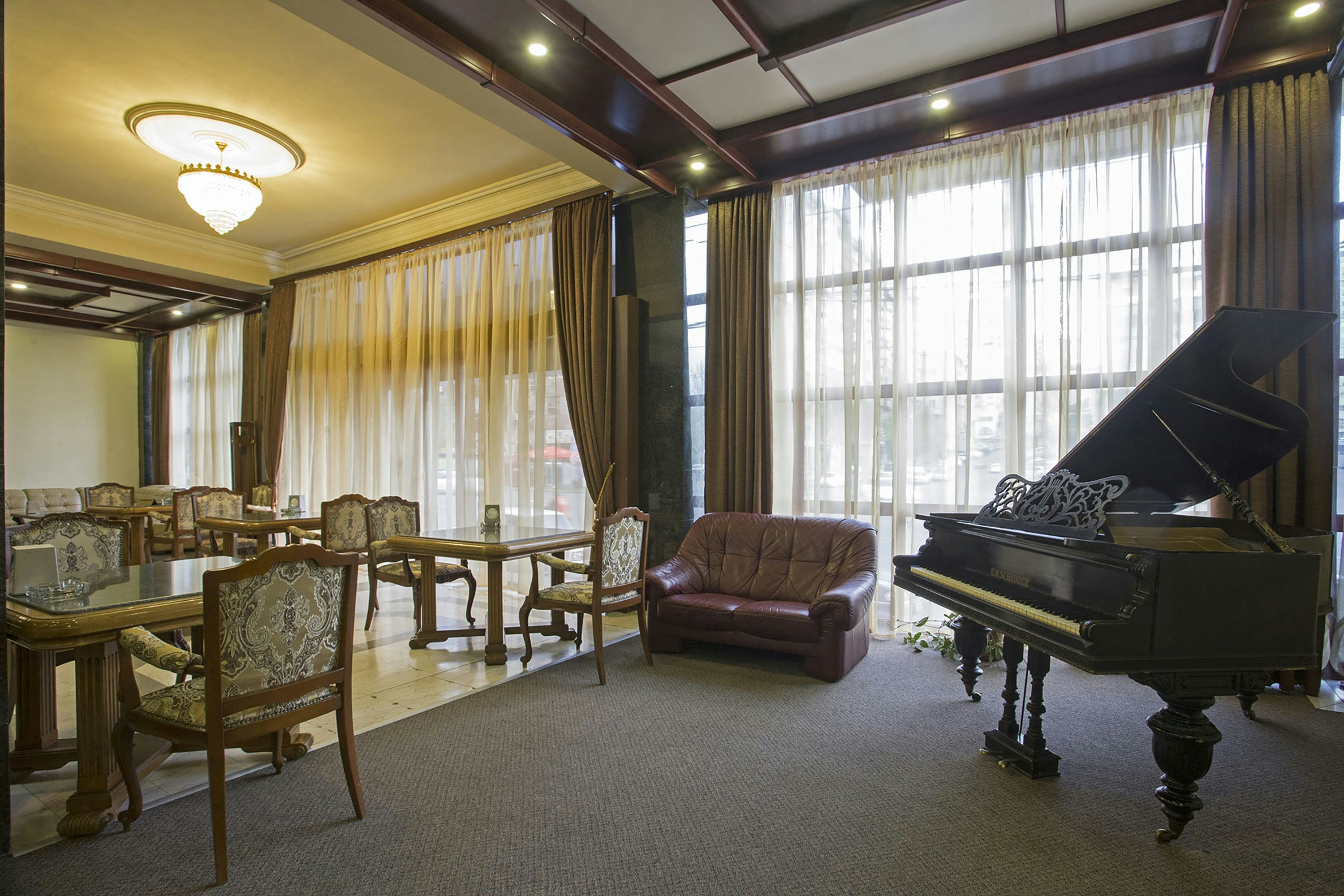 Ani Central Inn Ex Silachi 50/66