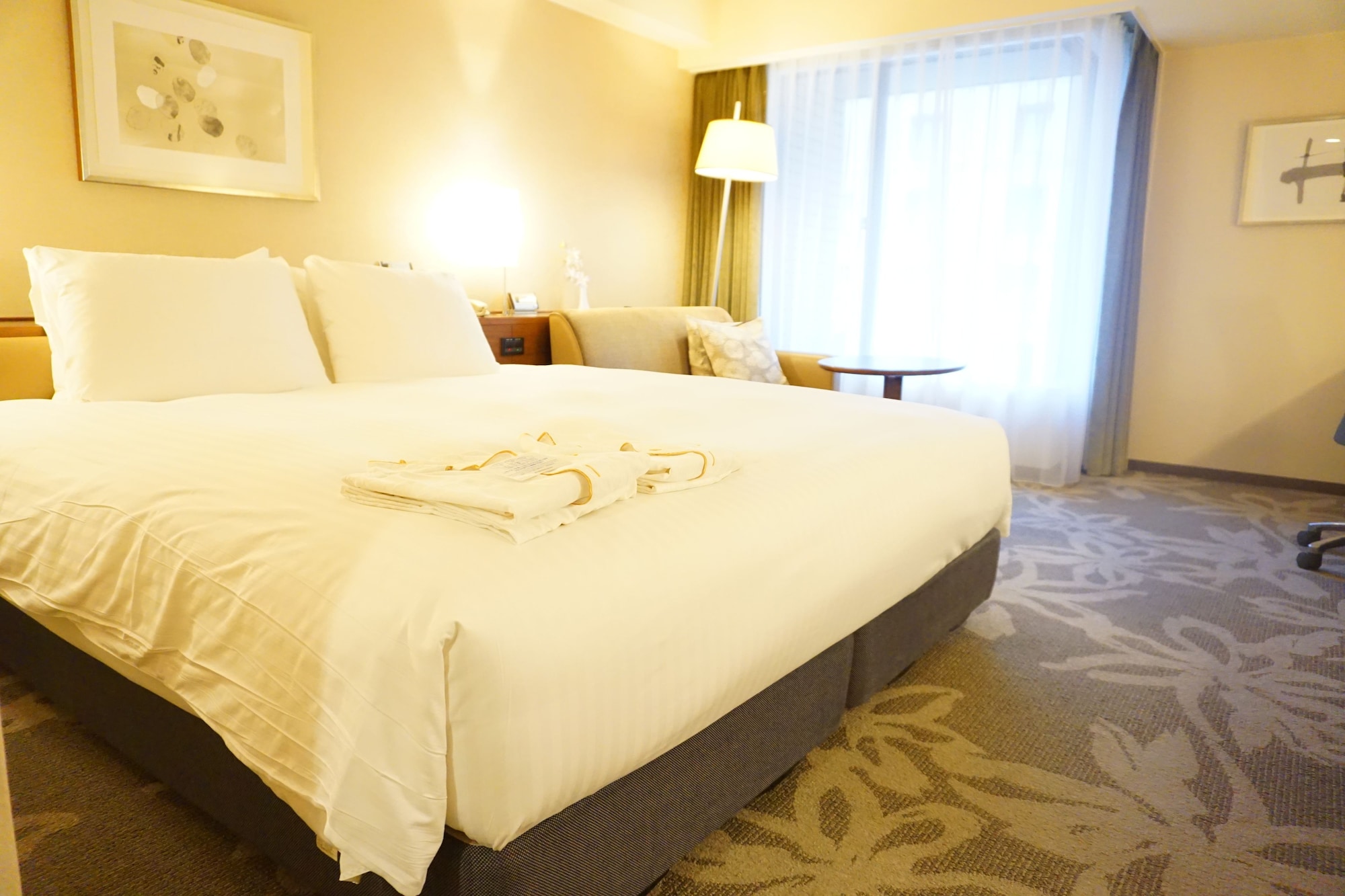 Luxury, King Bed