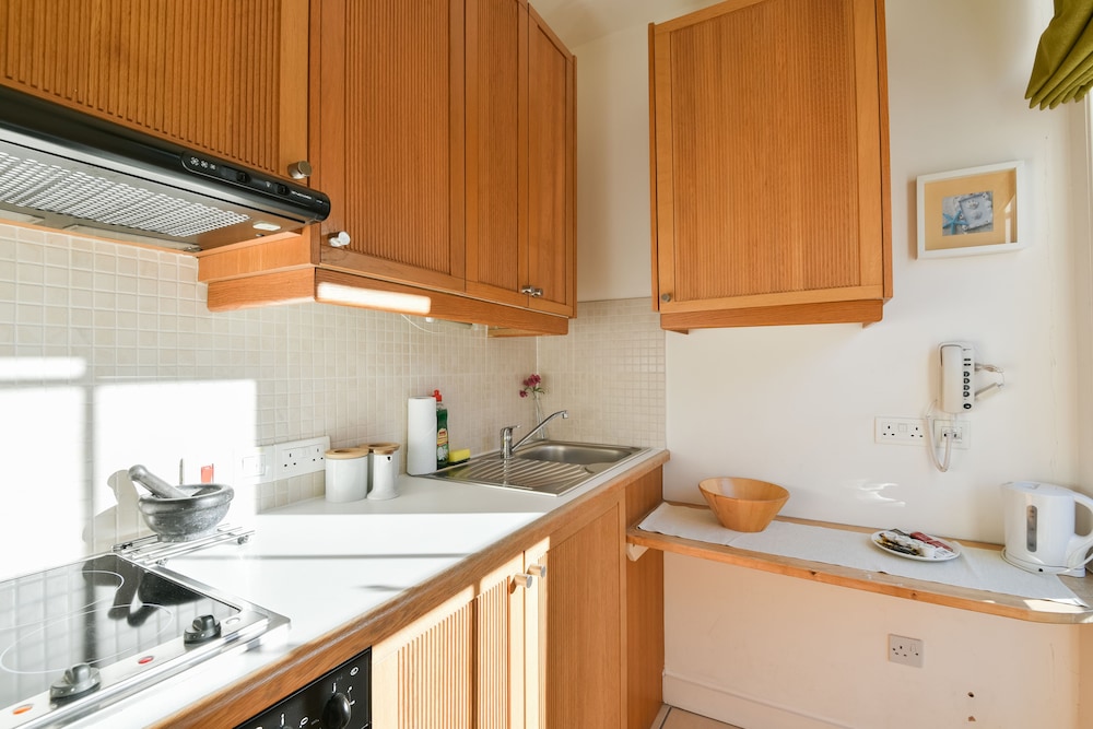 Studios 2 Let North Gower 59/75