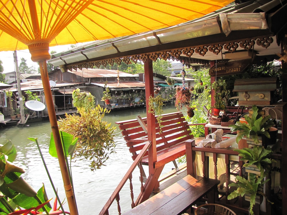 BANG LUANG HOUSE BANGKOK 53/70