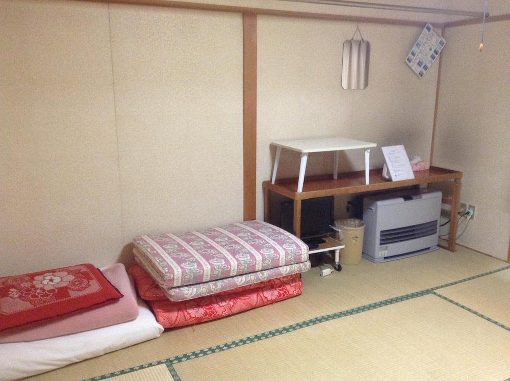 Minshuku Akiba 18/28