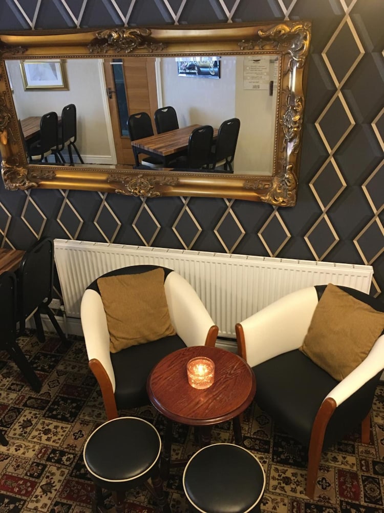 Glenheath Hotel 36/49