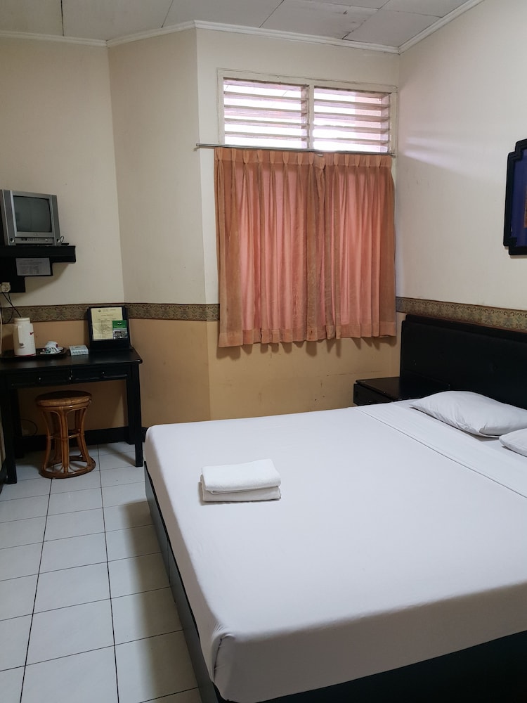Hotel Cisarua Indah 11/36