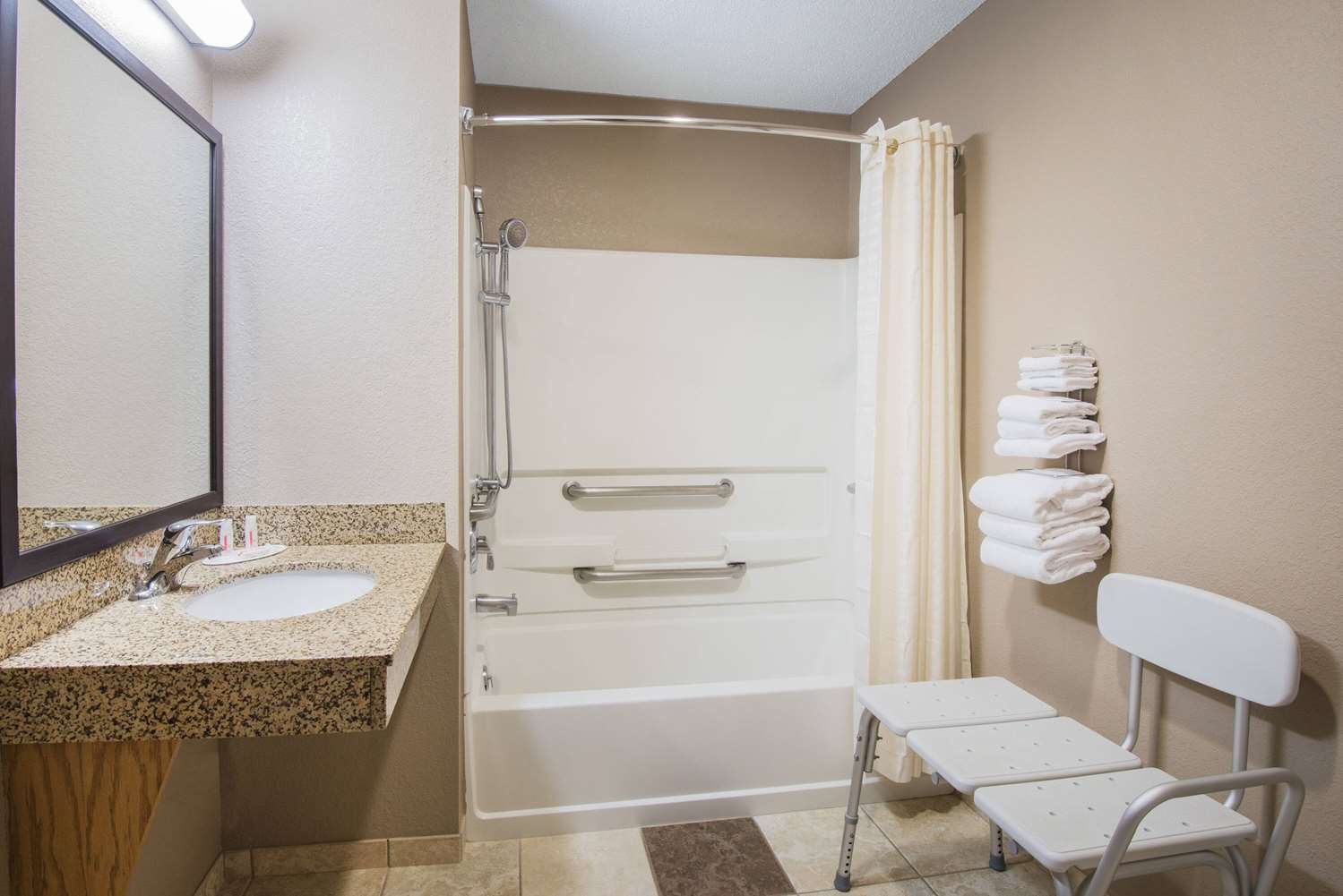 Super 8 by Wyndham Clearfield 37/38