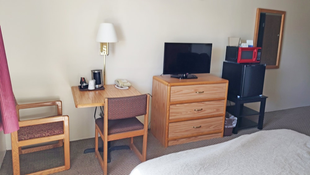 Magnuson Hotel Ironwood 34/40