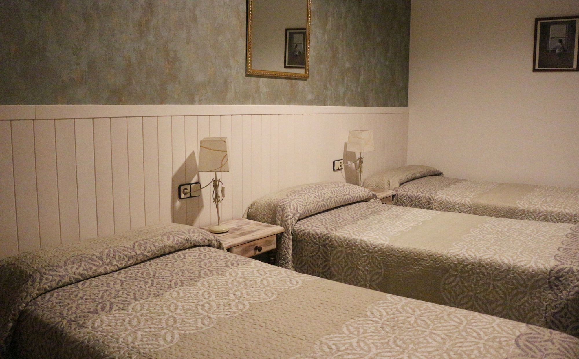 غرفة أساسية ثلاثية بثلاثة أسرّة، Hostal San Isidro 2/3
