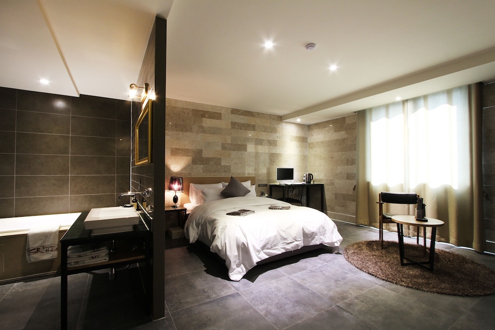 SR Design Hotel 9/60