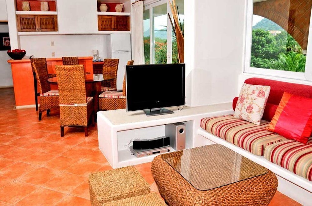 Pacifica Resort Ixtapa 44/72