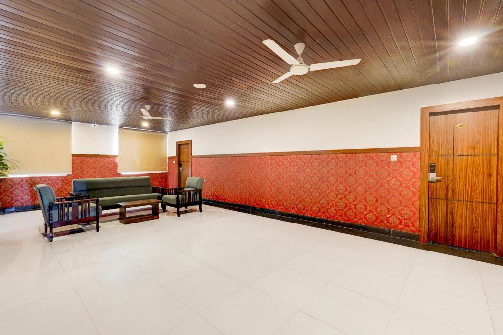 Hotel Grand Orchid 11/38