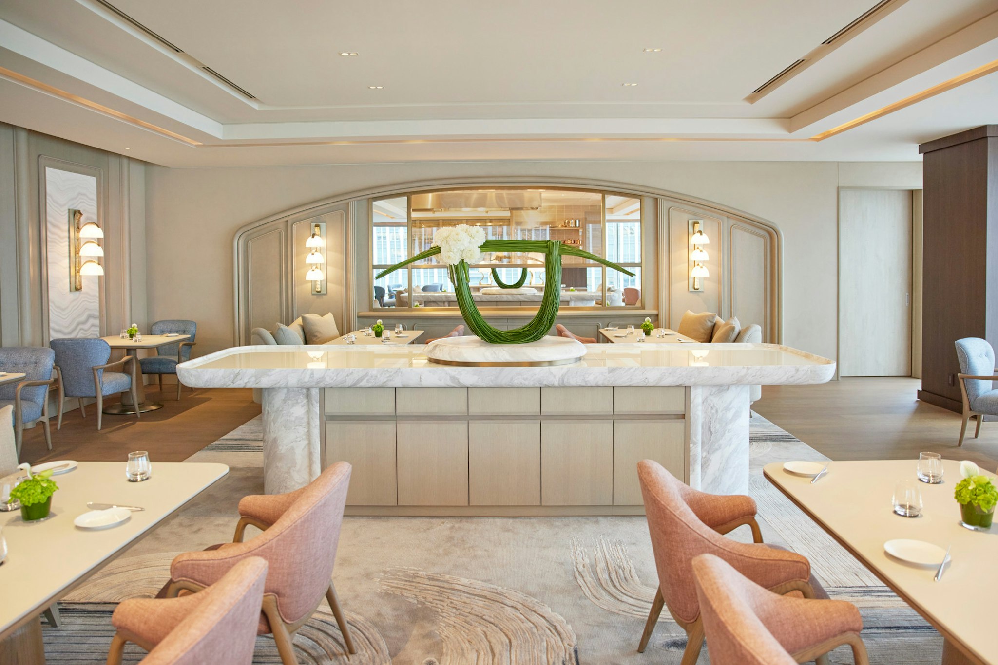 Four Seasons Hotel Tokyo At Marunouchi 11/13