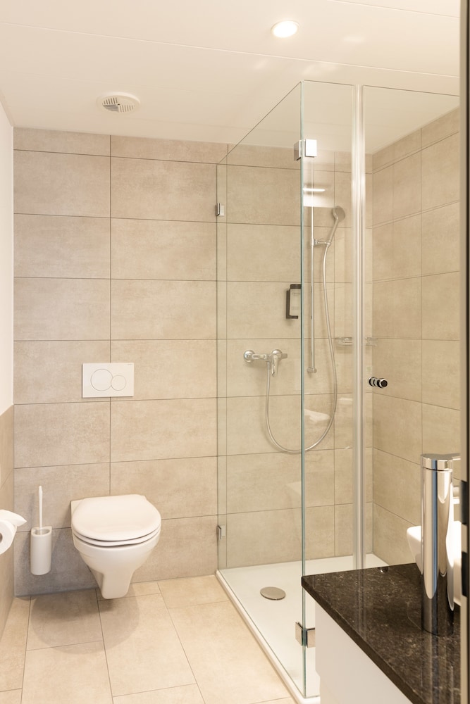 Jet Hotel Zurich Airport 42/45