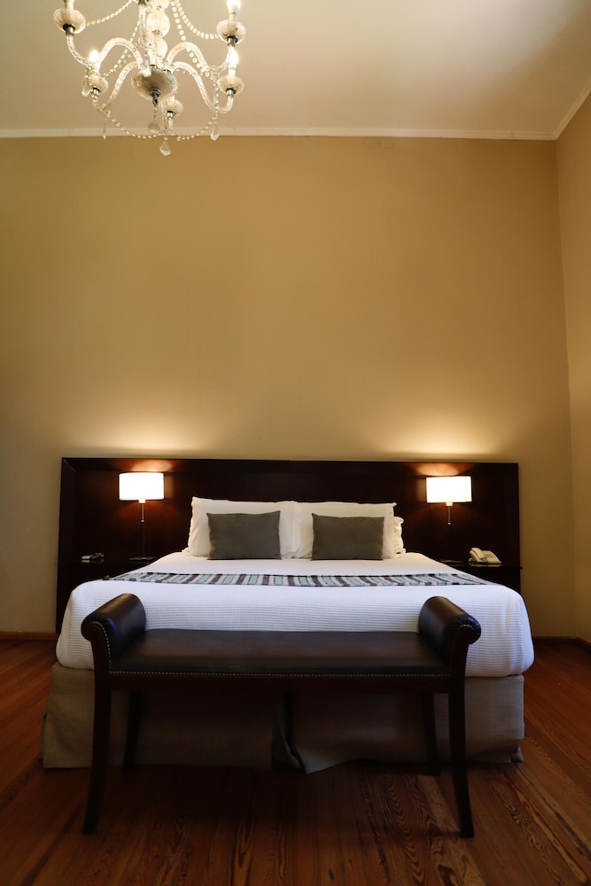 Howard Johnson by Wyndham Escobar Hotel 29/40