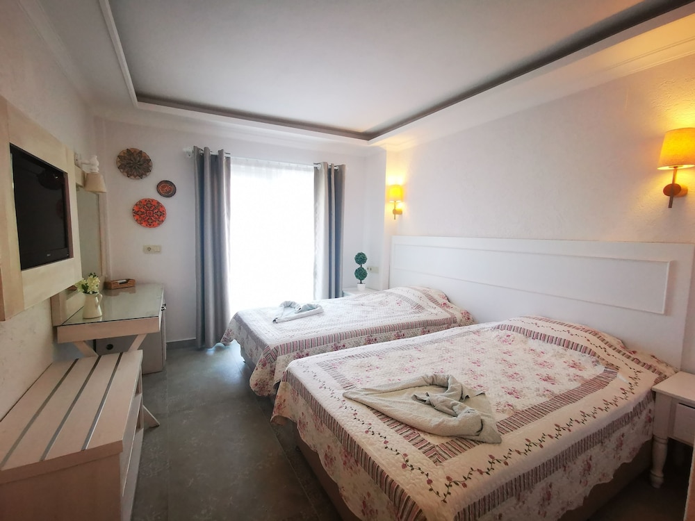 Basar Hotel 9/39