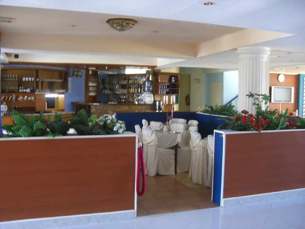 Oceanida Bay Hotel 35/51