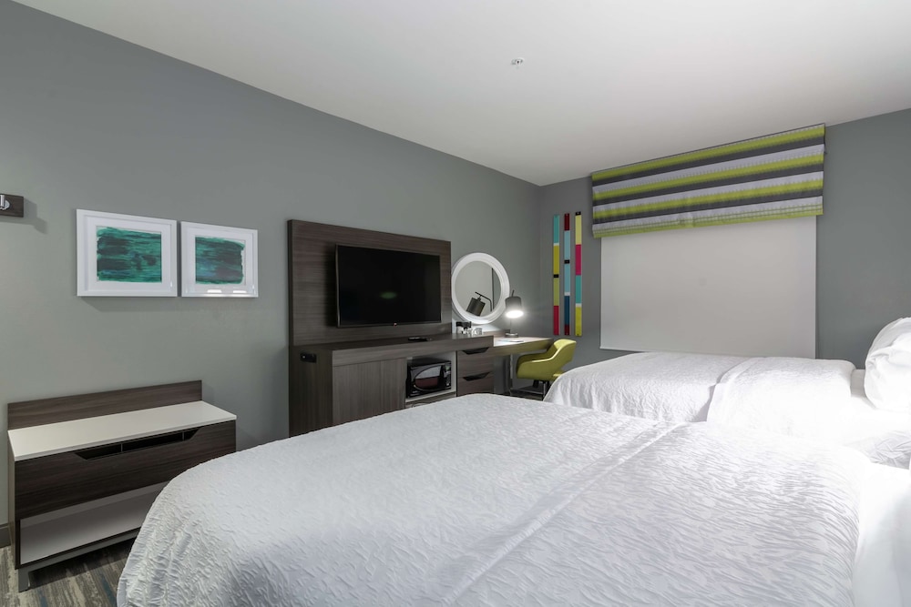 Hampton Inn & Suites Dallas East TX 15/45