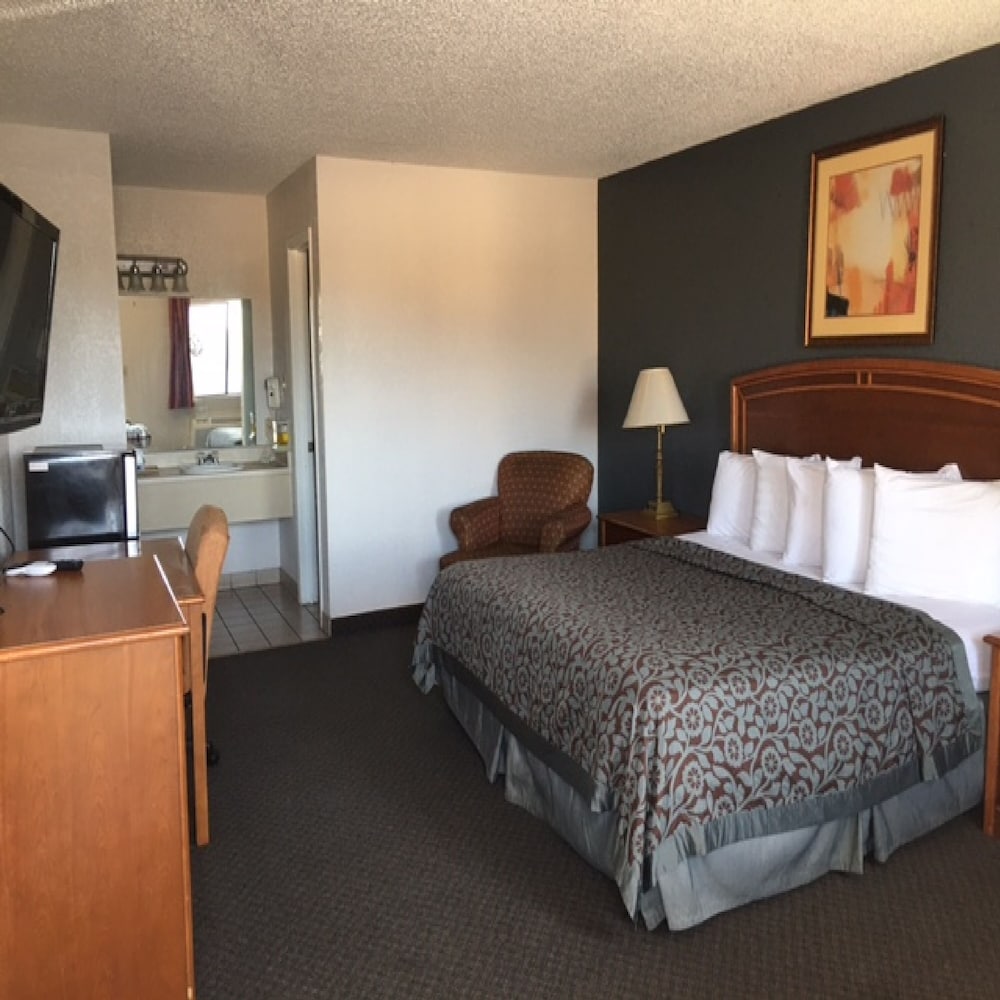 Executive Inn Hebbronville 9/43