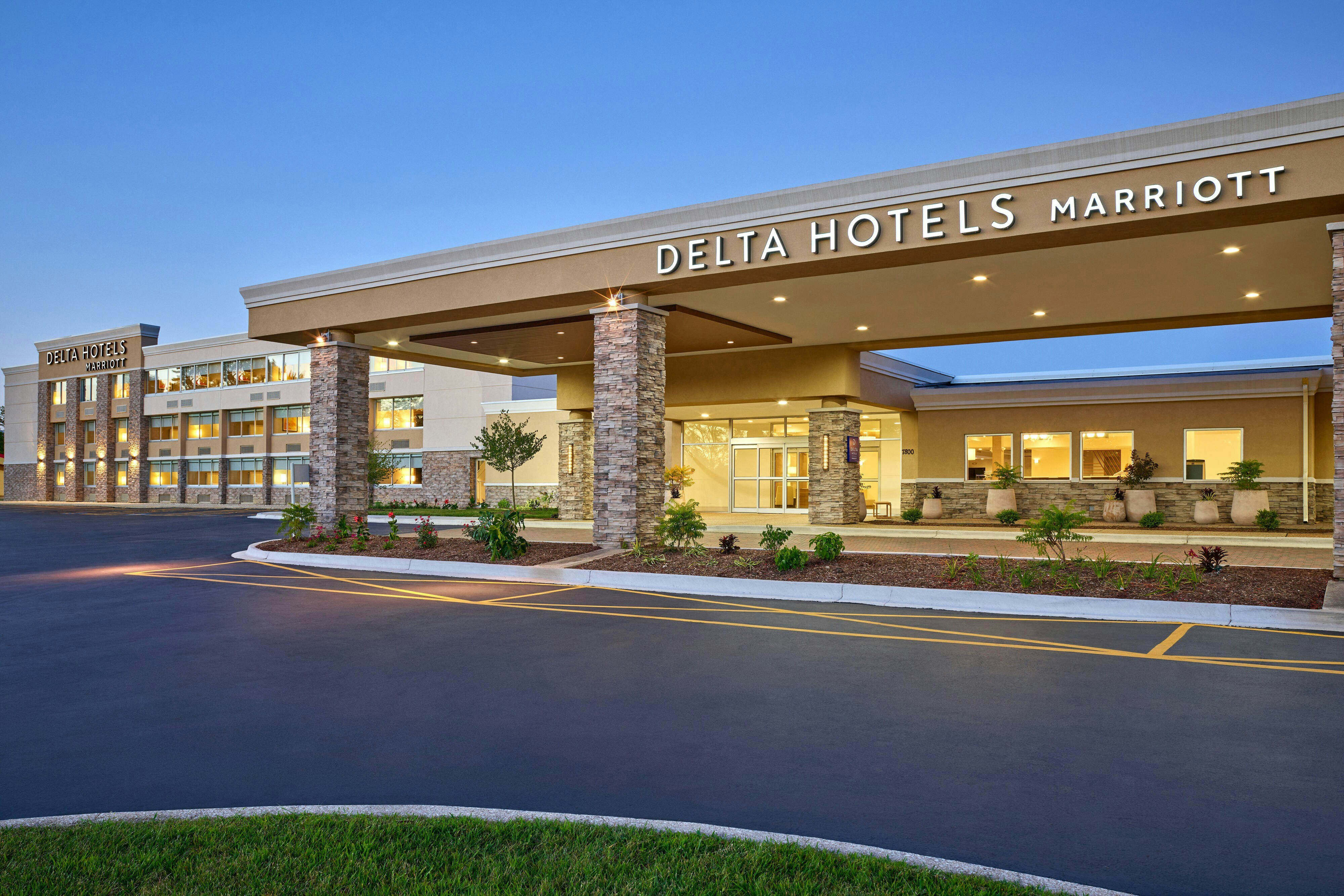 Delta Hotels by Marriott Chicago Willowbrook 4/35