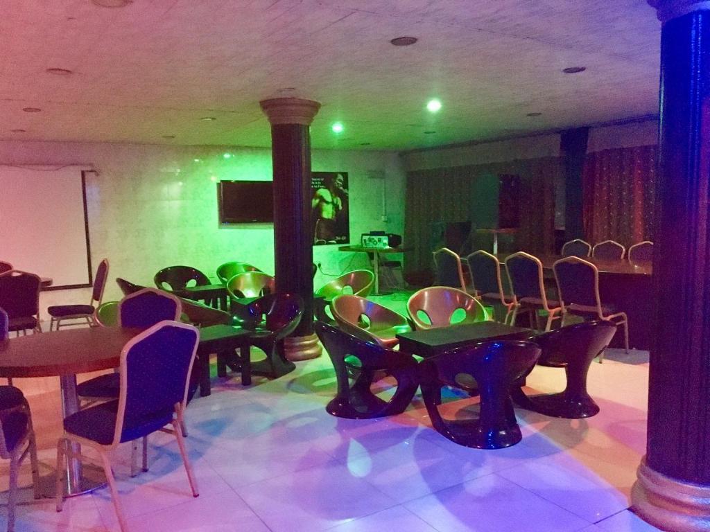 HOME INN HOTEL AND SUITES 31/33