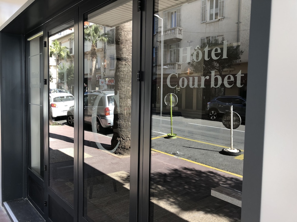 Hotel Courbet 60/60