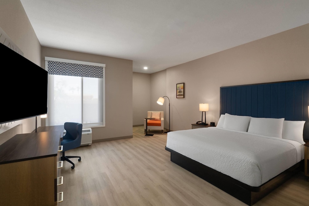 La Quinta Inn & Suites by Wyndham Tracy 16/53