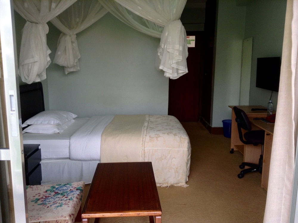HOTEL BROVARD MASAKA 21/21