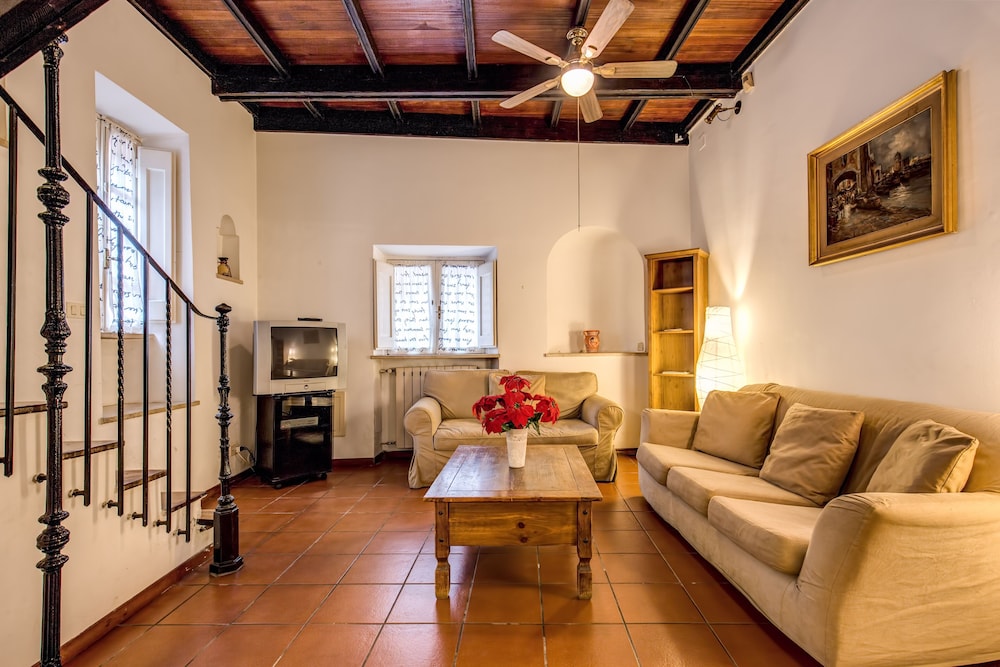 The House In Trastevere 29/48