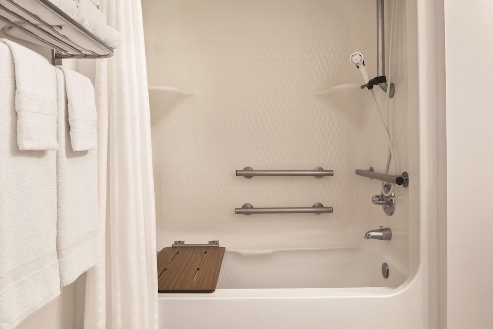 Country Inn & Suites by Radisson, Dayton South, OH 5/54