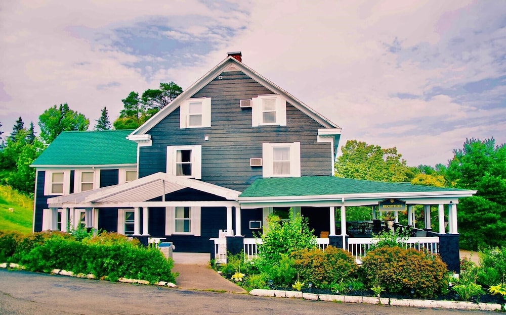 Ceilidh Country Lodge 6/48