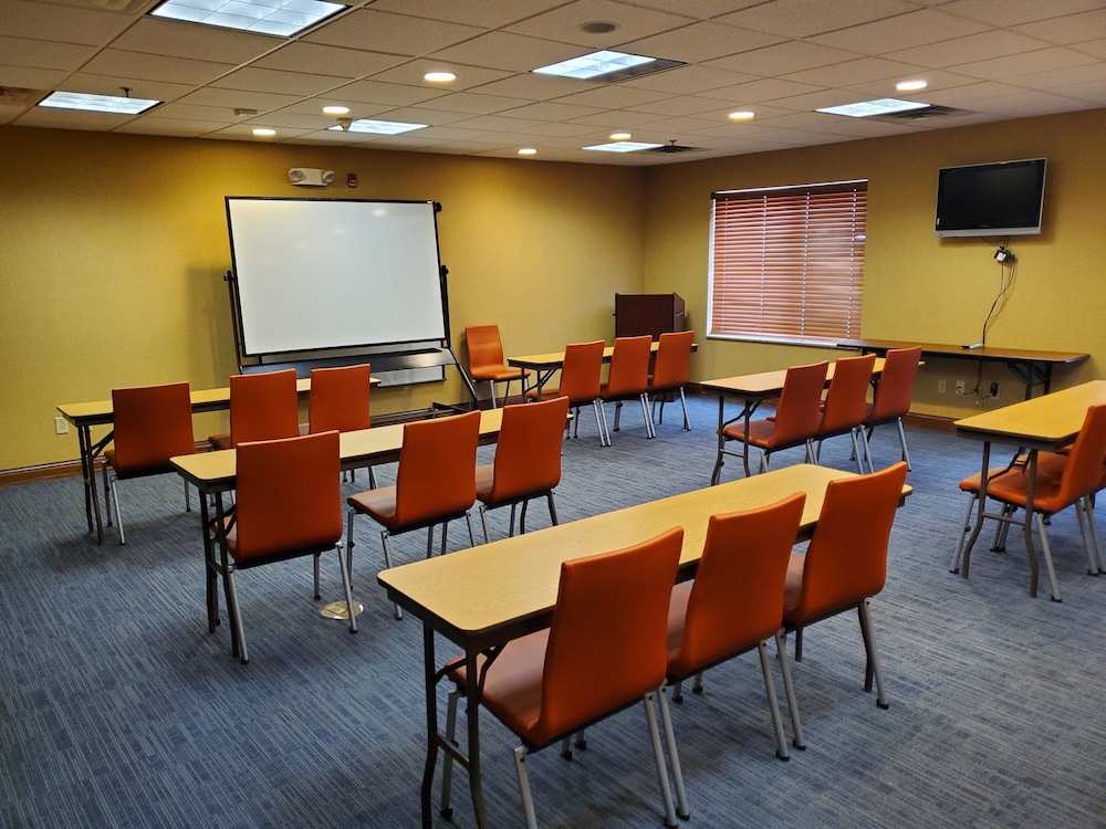 Holiday Inn Express Hotel And Suites Mattoon 48/48